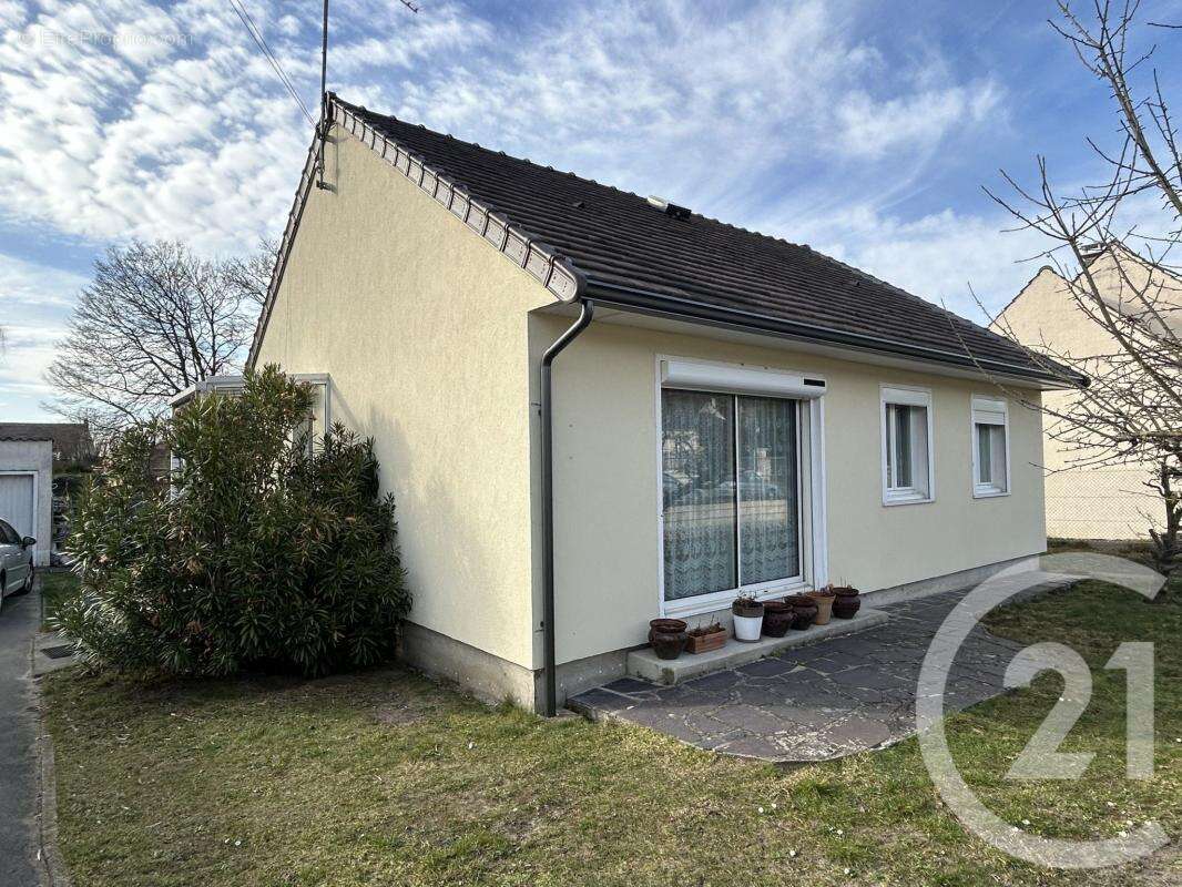 Maison à VERNEUIL-EN-HALATTE