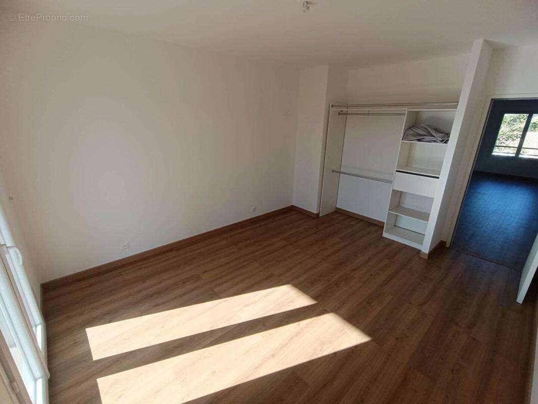 Appartement Istres 4 pièce(s) 101 m2 ET Terrasse - photo 12