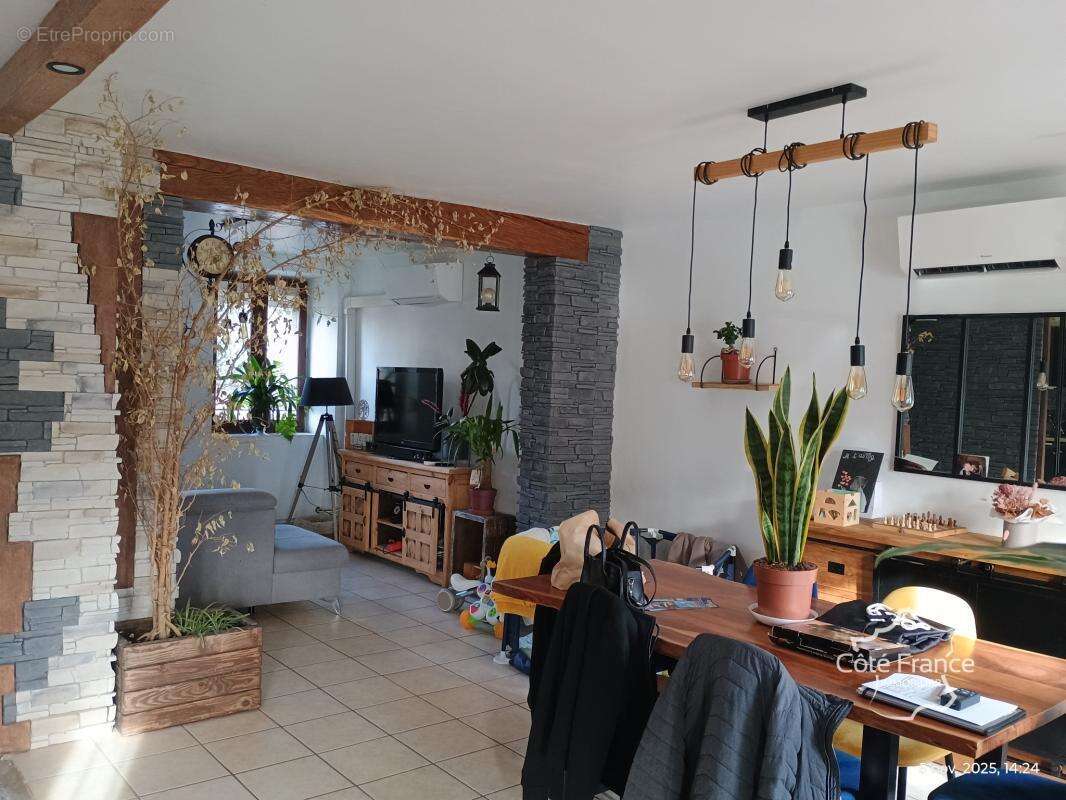 Maison à MONTIGNY-LE-FRANC