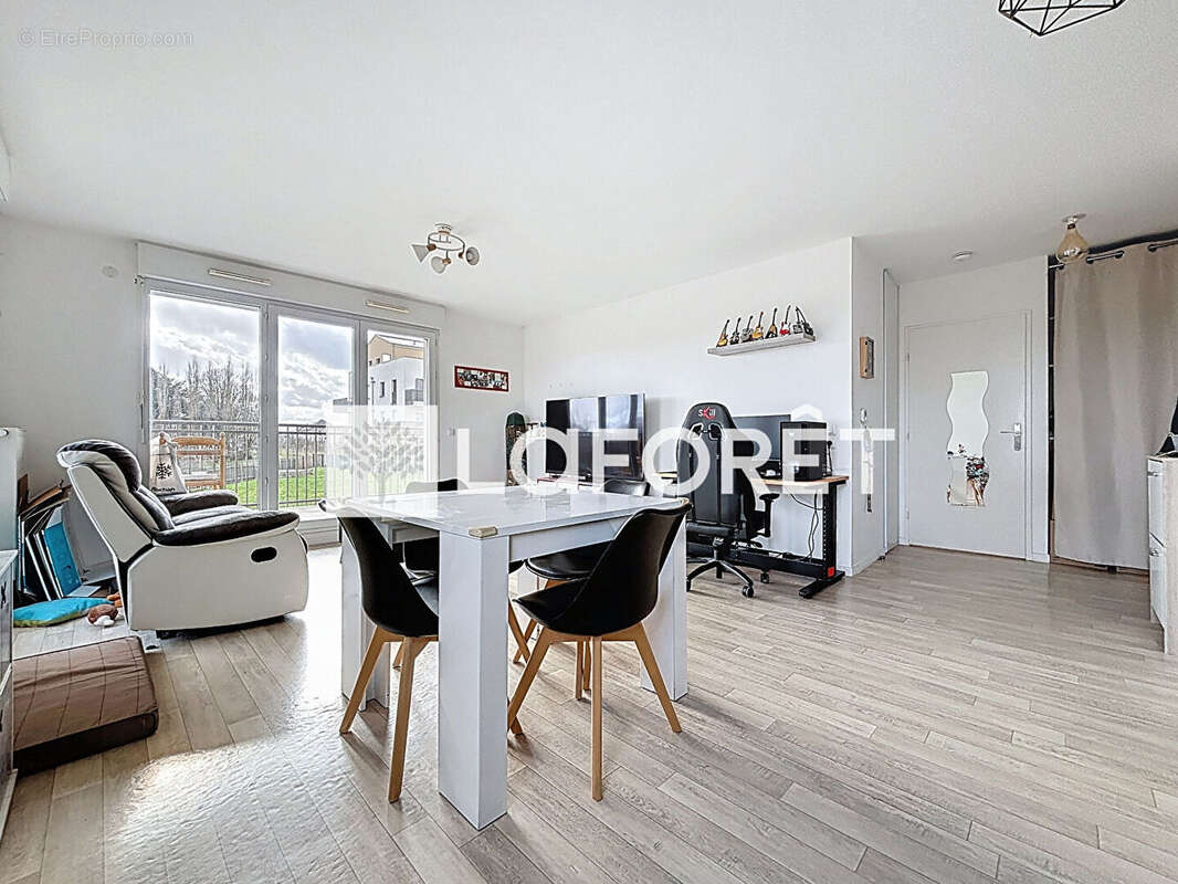 Appartement à VERT-SAINT-DENIS