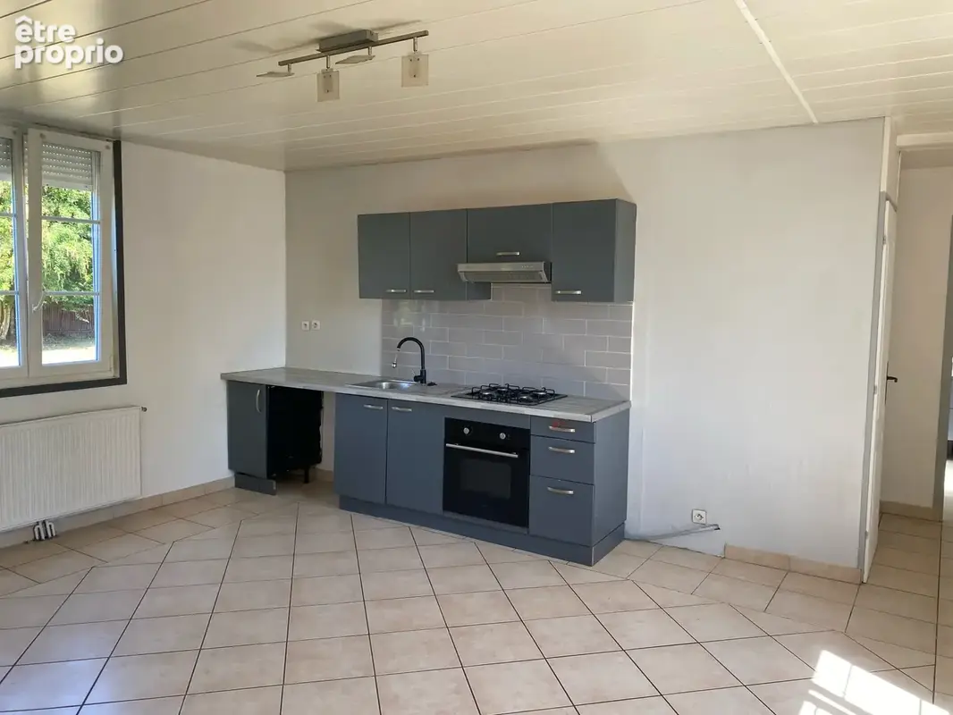 Propriete avec 2 maisons, grange et terrain - photo 5