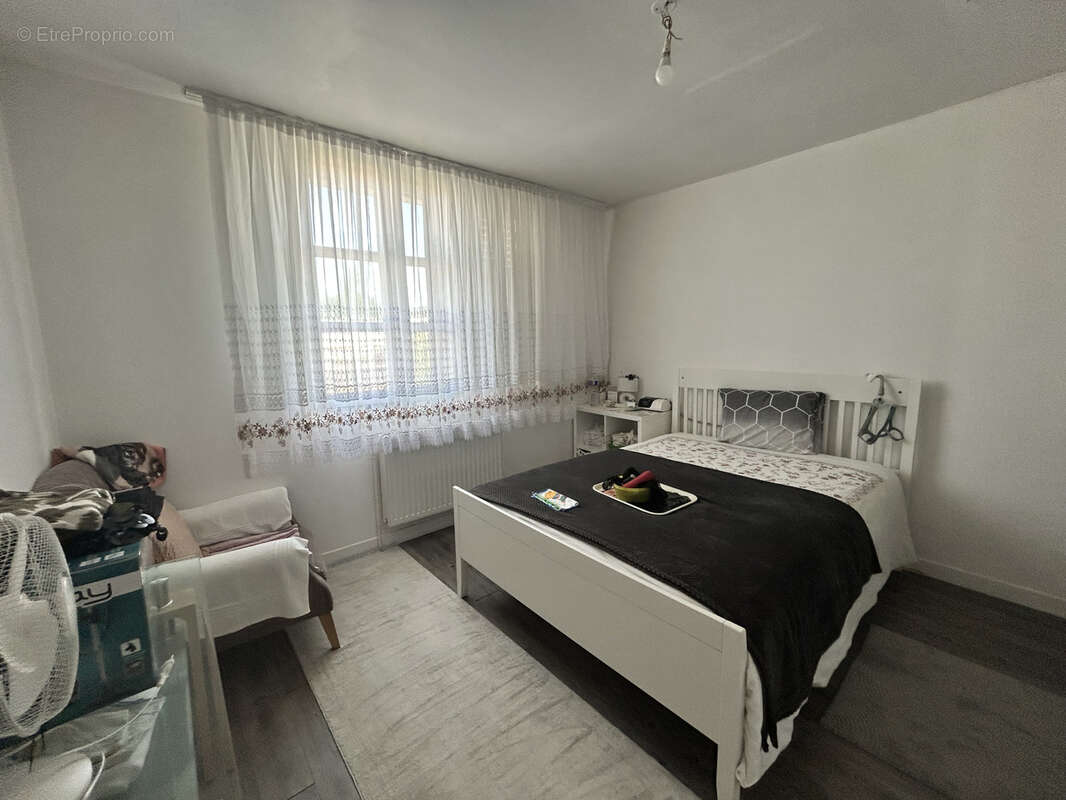 Pavillon familial avec sous-sol total, jardin clos et terrain constructible - photo 6