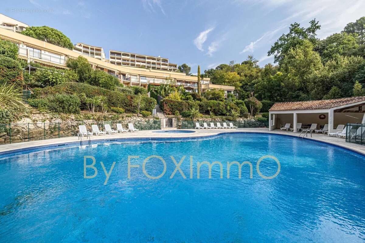 Appartement à MOUGINS