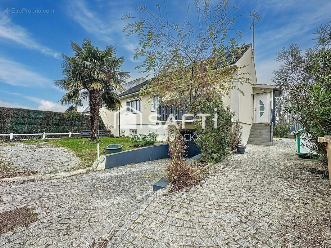 Photo 2 - Maison à COUBRON