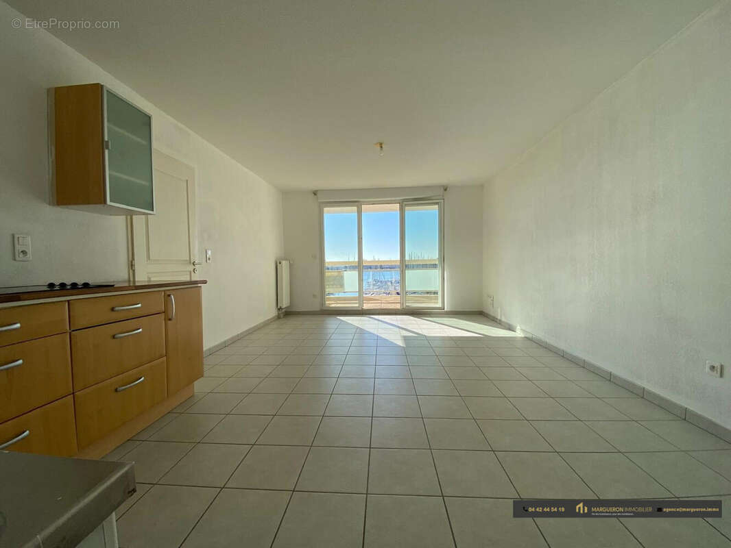 Appartement à PORT-SAINT-LOUIS-DU-RHONE