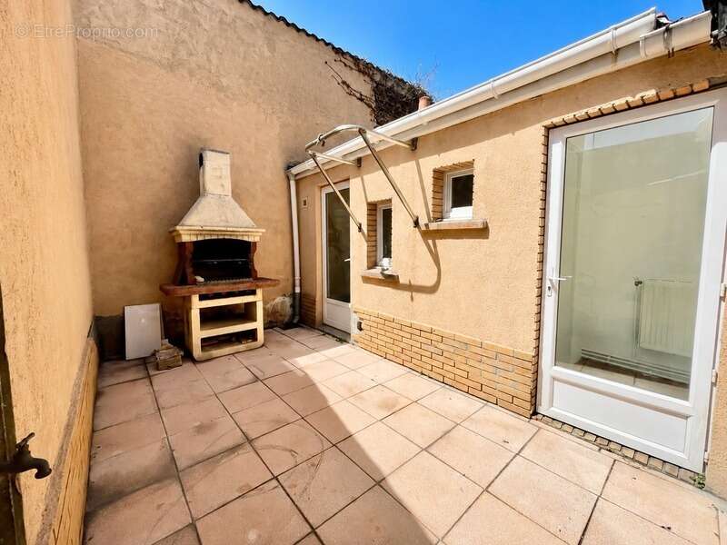 Maison à vendre 3 pièces CALAIS (62), 87m2 , 2 chambres ( possible trois),  cour , rue calme proche centre ville et autoroute - photo 10