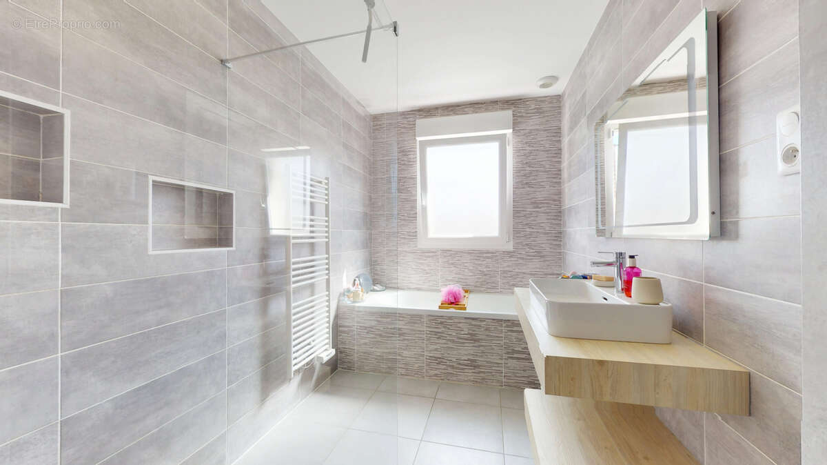 Maison à HOMBOURG-BUDANGE