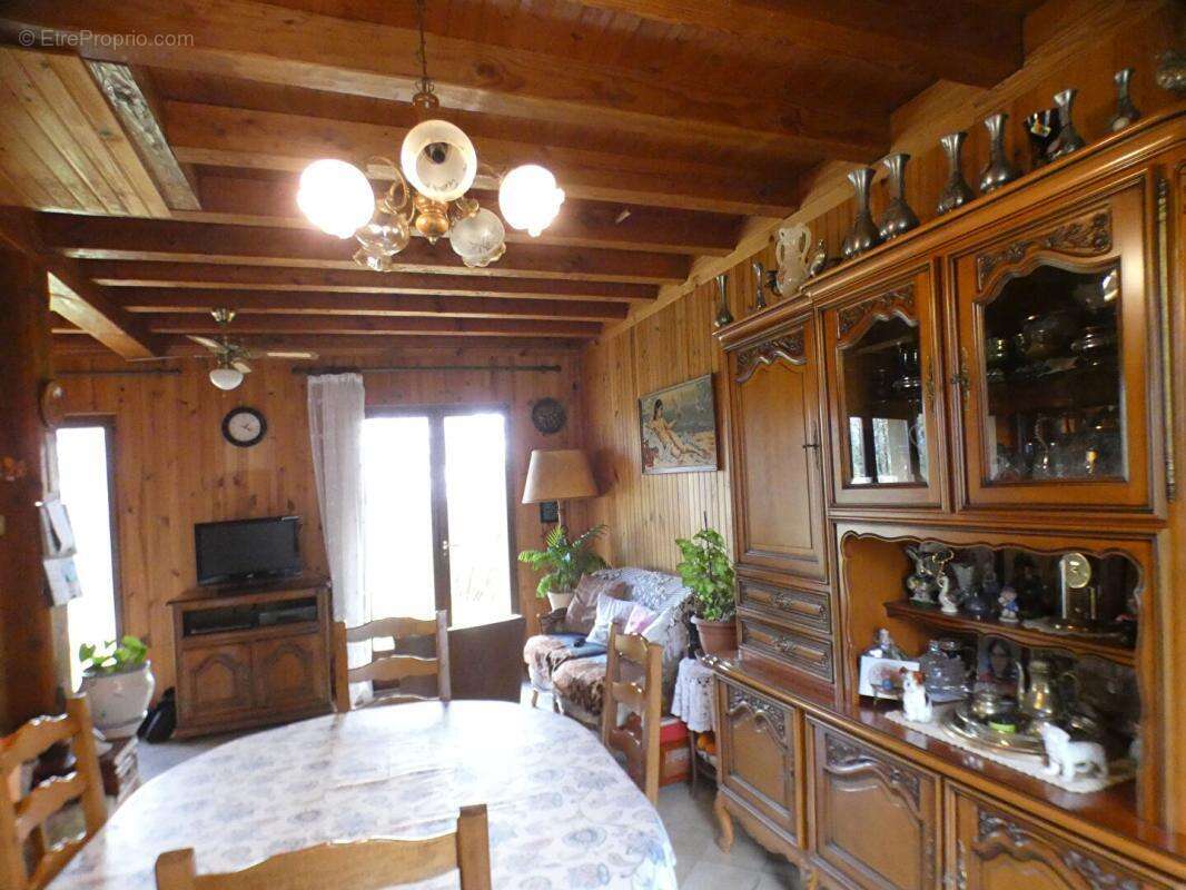 Maison à TERRASSON-LAVILLEDIEU