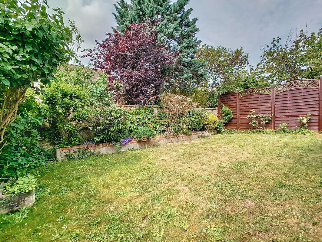 Maison à SAINT-MAUR-DES-FOSSES