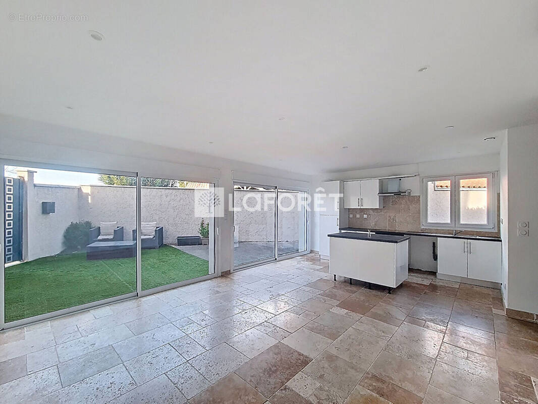 Appartement à RILLIEUX-LA-PAPE