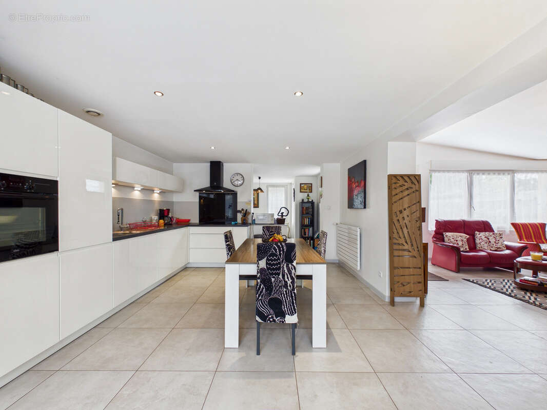 Maison de plain-pied - 120 m2 - Marly - photo 3