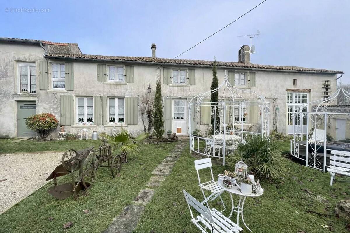 Maison à HANC