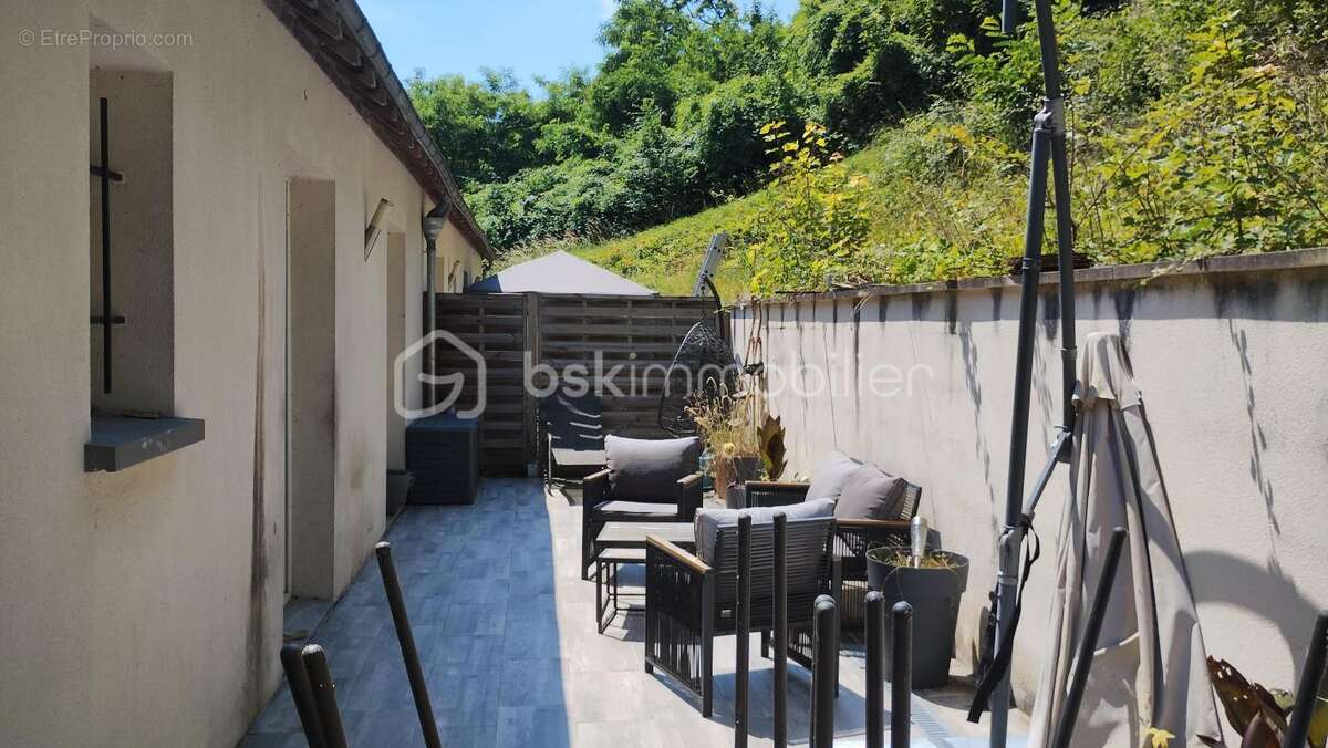 Maison 93 m², Pocé-sur-Cisse   ** exclusivité by Véronique HOLLEVILLE ** - photo 8