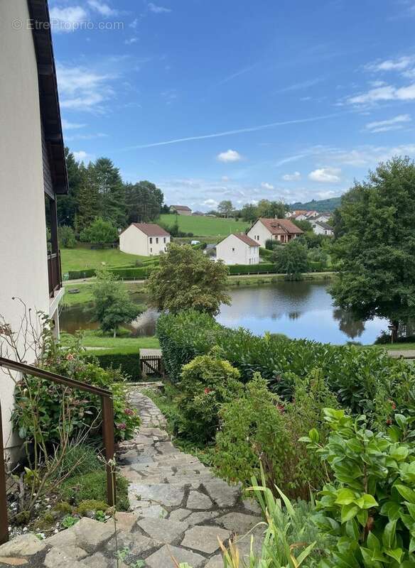 Maison à EYMOUTIERS