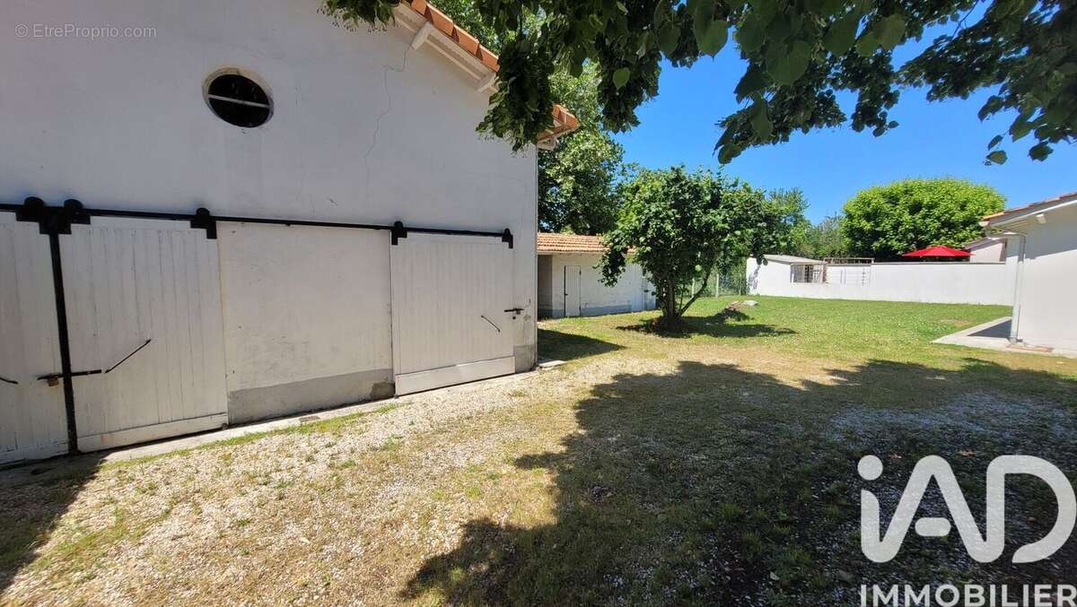 Photo 6 - Maison à LA ROCHE-CHALAIS