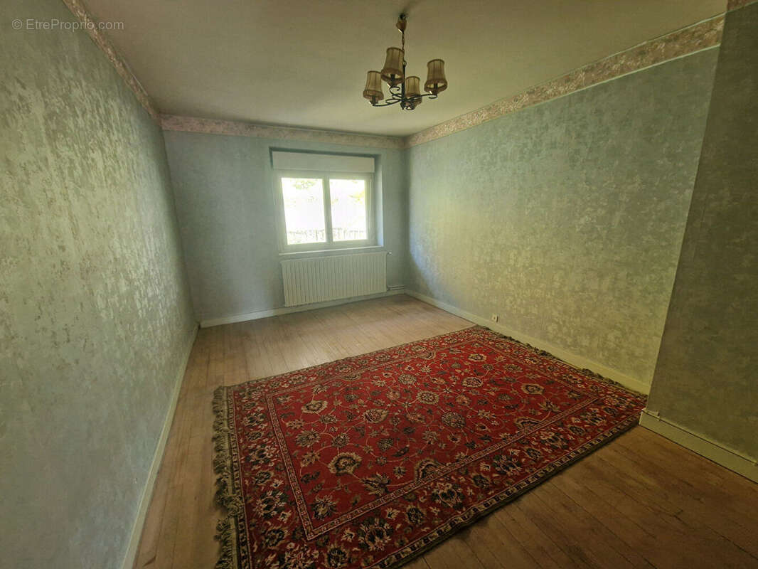 Maison à MONTREAL-LA-CLUSE