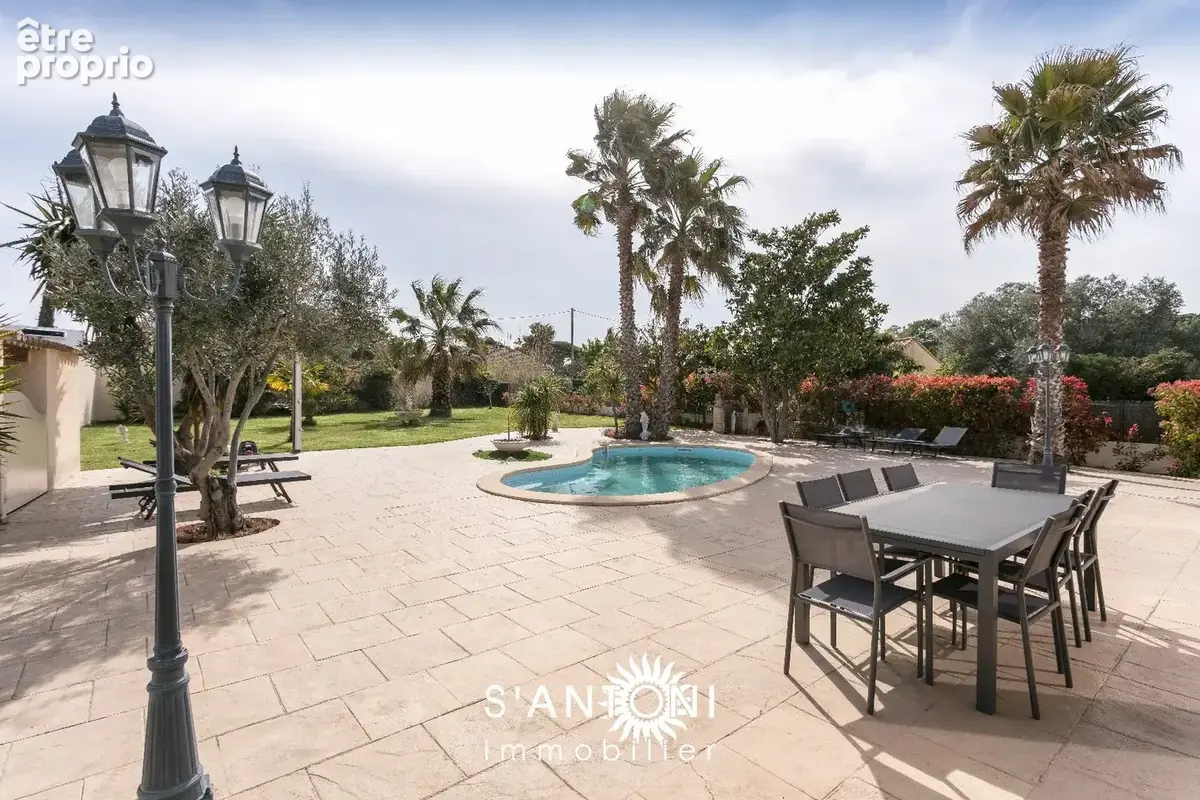 LE GRAU D'AGDE, Magnifique Villa Plain pied de style Languedocienne de 160m² hab. sur une parcelle de 1357m² avec double garage - photo 1