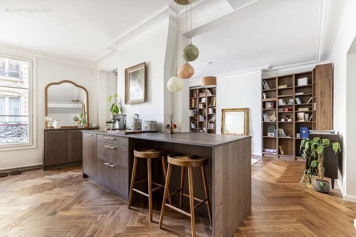 Appartement à PARIS-16E