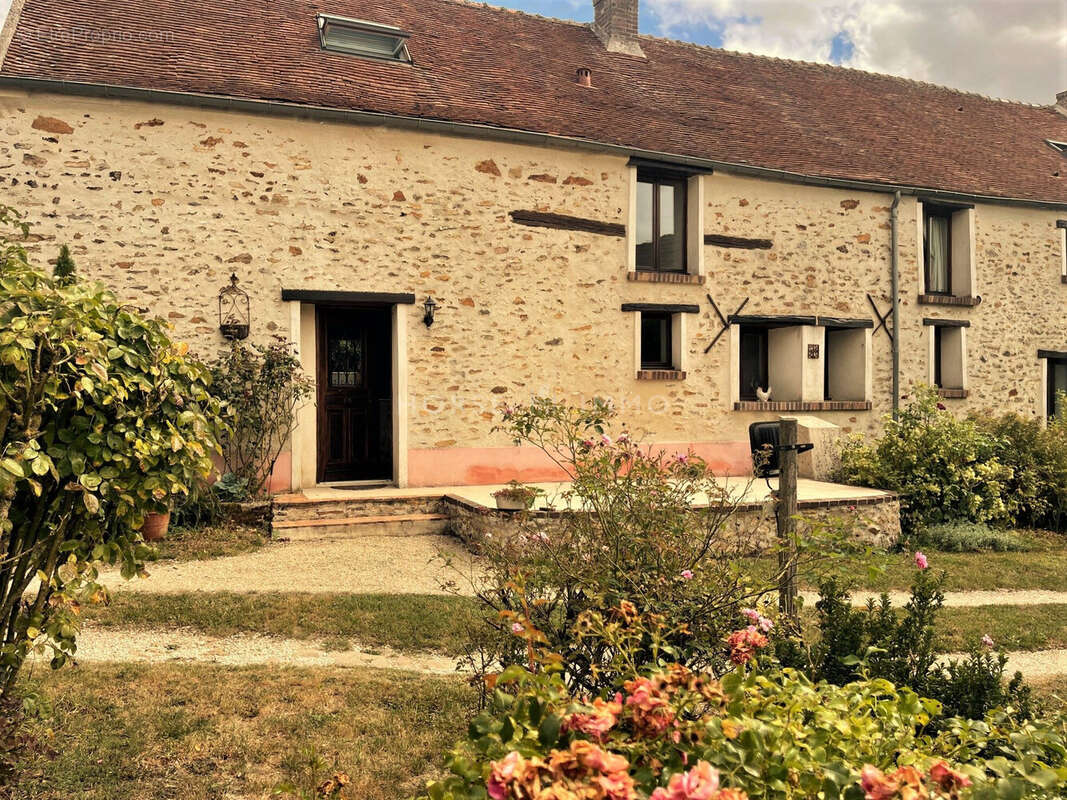 Maison 208 m² à Chailly-En-Brie  - photo 2