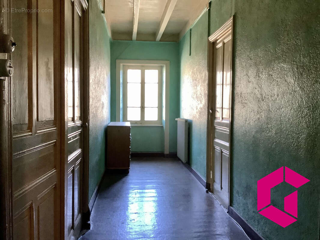 Maison à AUGEROLLES