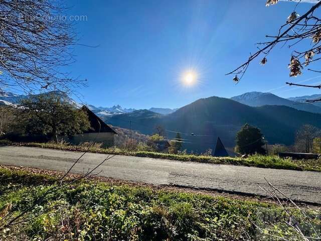 Terrain à ALBIEZ-LE-JEUNE