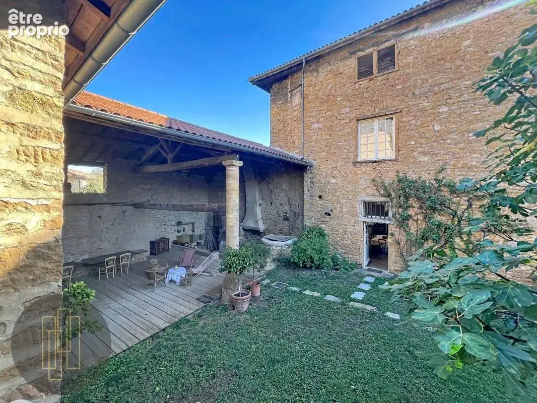 Poleymieux-au-Mont-d'Or – Propriété de caractère sur 1 049 m² terrain - photo 23