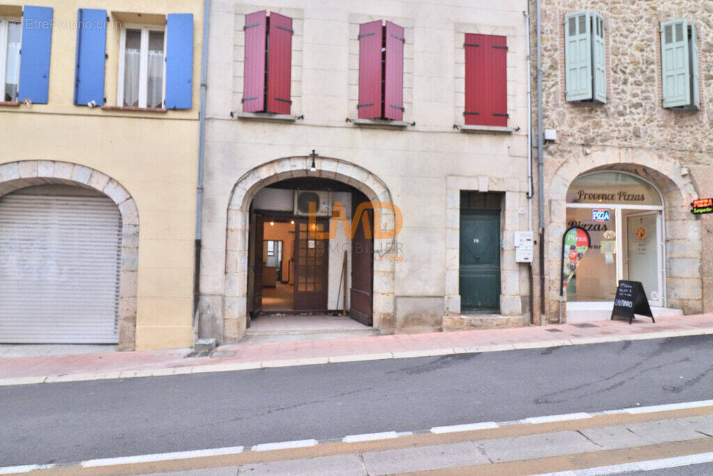Commerce à CARCES