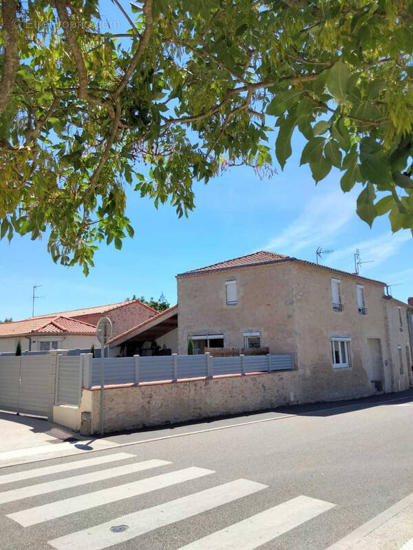 Maison à BEAUREPAIRE