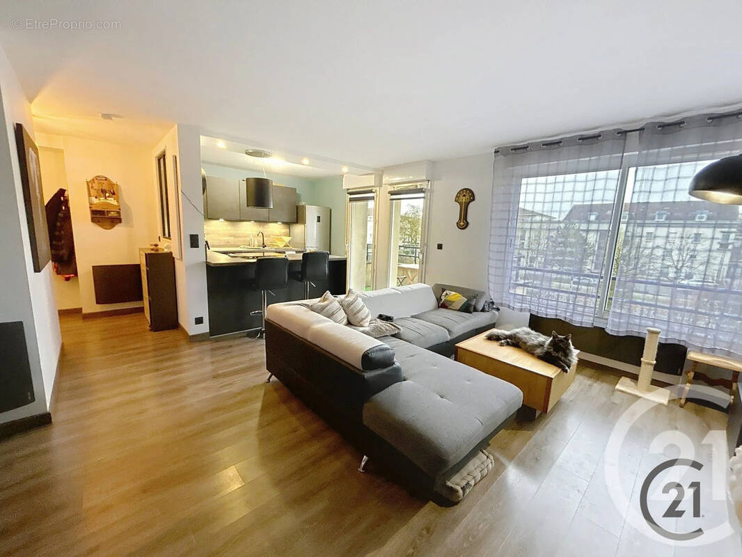 Appartement à MOISSY-CRAMAYEL