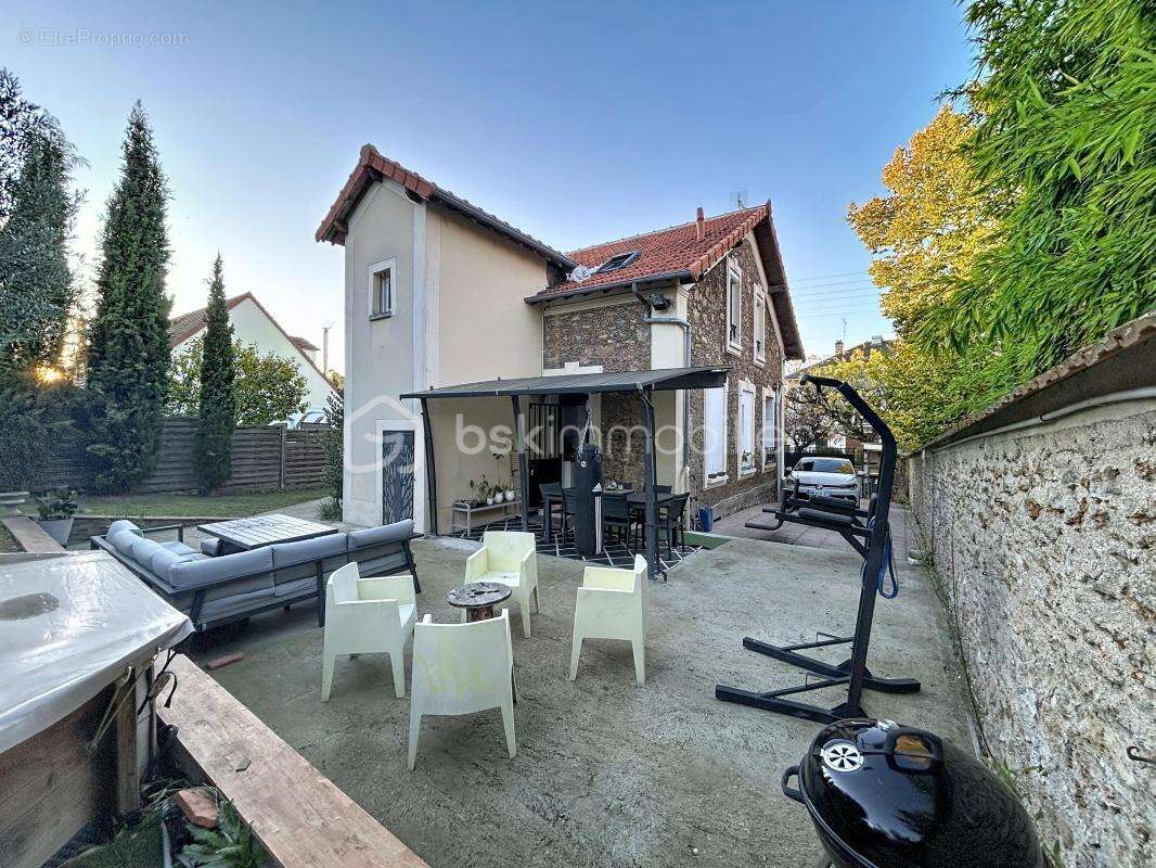 Maison à CORBEIL-ESSONNES