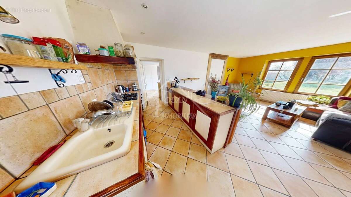 Maison à COUTANSOUZE
