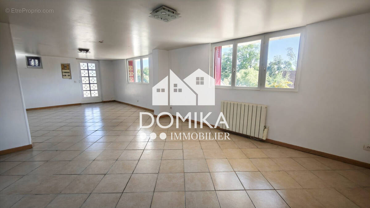 Appartement à IVRY-LA-BATAILLE