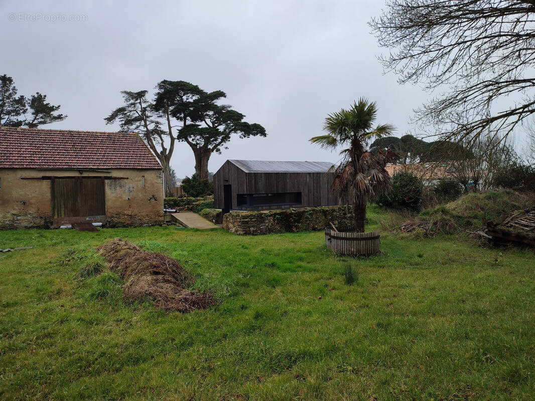 Terrain à SAINT-MICHEL-CHEF-CHEF