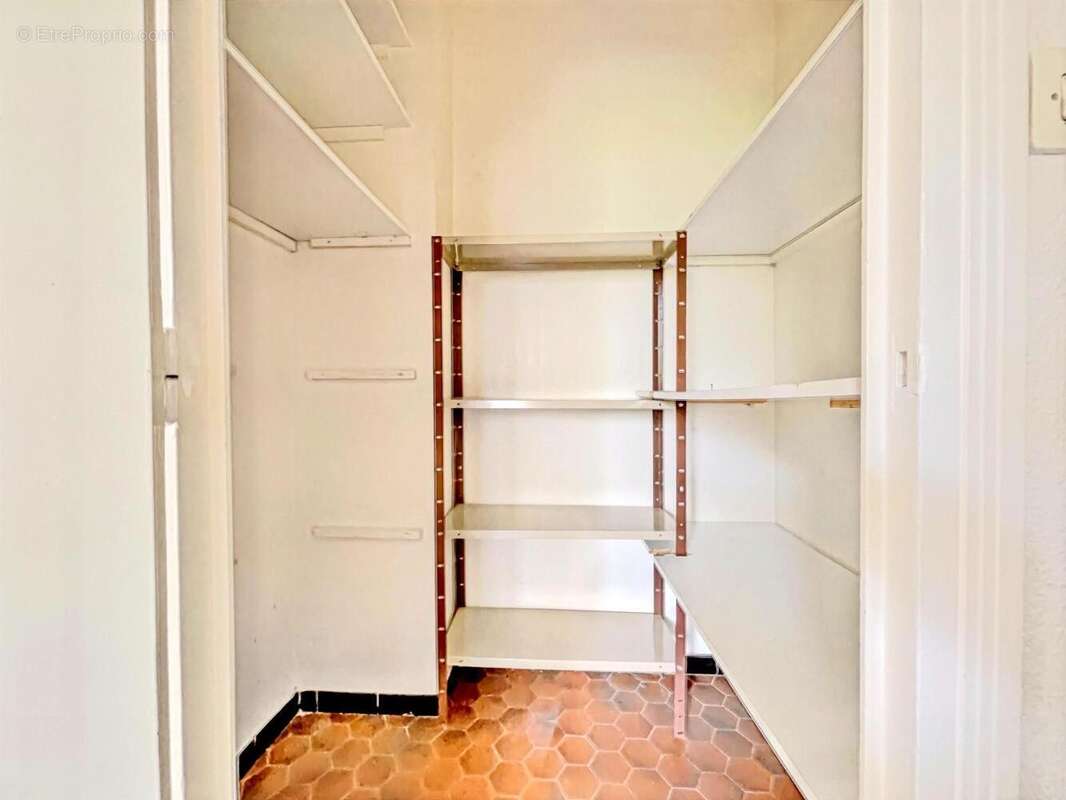 Appartement 50 m² à Decines-Charpieu  - photo 4