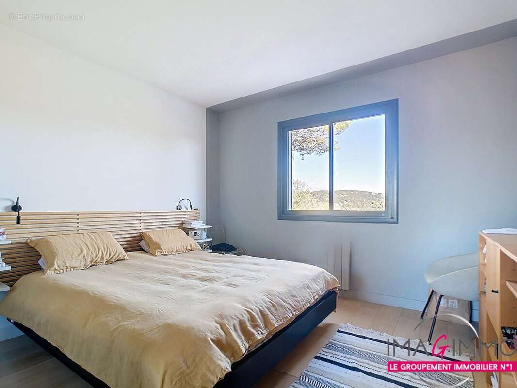 Maison à VAILHAUQUES