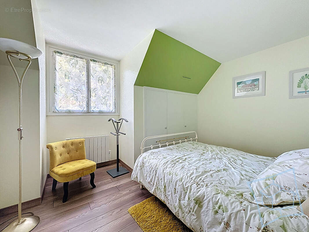 Maison à DAMPIERRE-EN-YVELINES