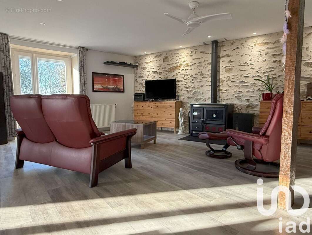 Photo 2 - Maison à SAINT-HILAIRE-DE-VOUST