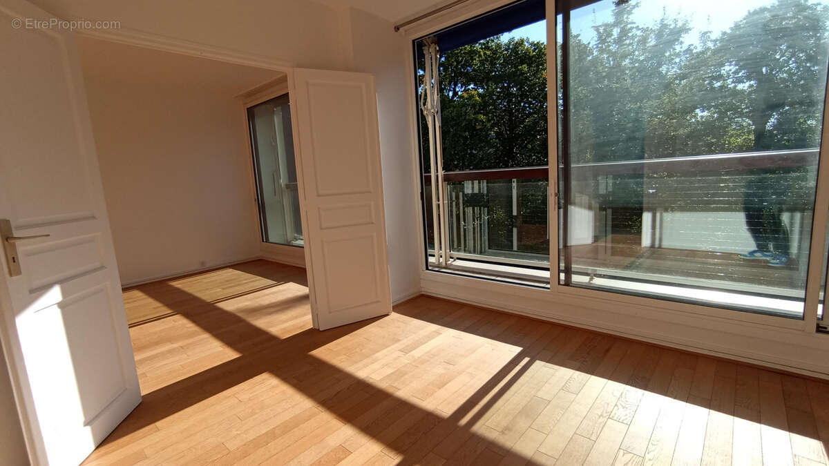 Appartement à VILLE-D&#039;AVRAY