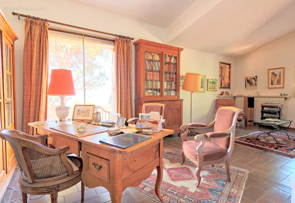 Maison à LA VALETTE-DU-VAR