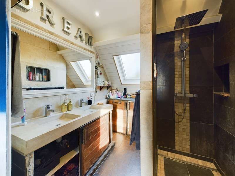 Maison à PONT-L&#039;EVEQUE