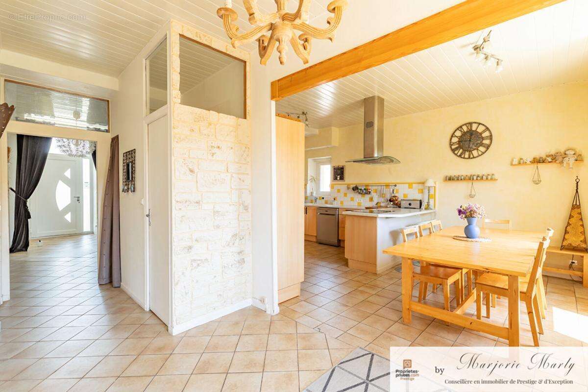 Vente Maison vigneronne - 220 m2 - BOUTENAC (11200) - 299 000 - photo 9
