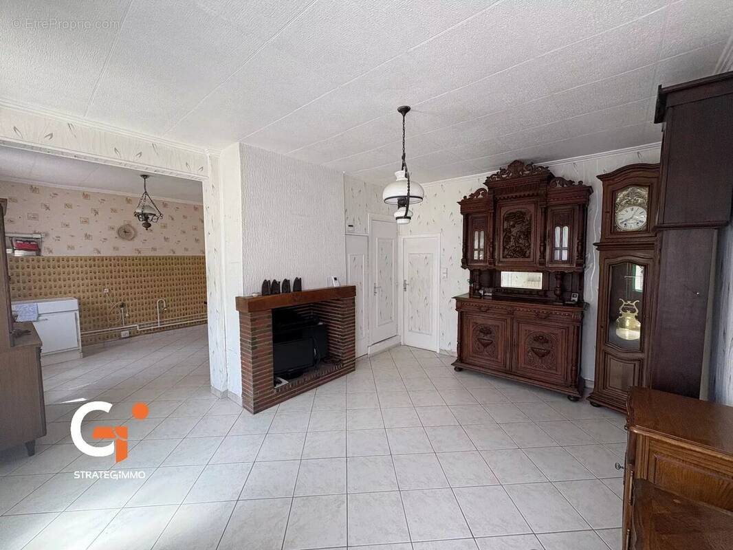 Maison à SAINT-ETIENNE-DU-ROUVRAY