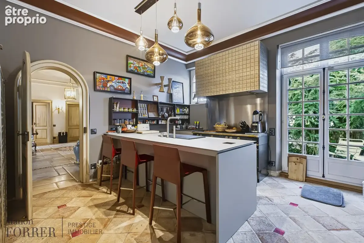 À VENDRE ! Maison de maître aux prestations haut de gamme avec piscine intérieure & jardin   327 m2 - photo 7