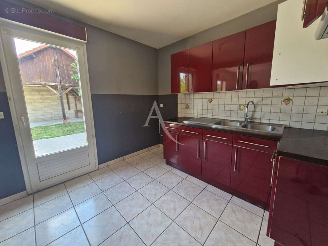 Maison à SAINT-JEAN-DE-BRAYE