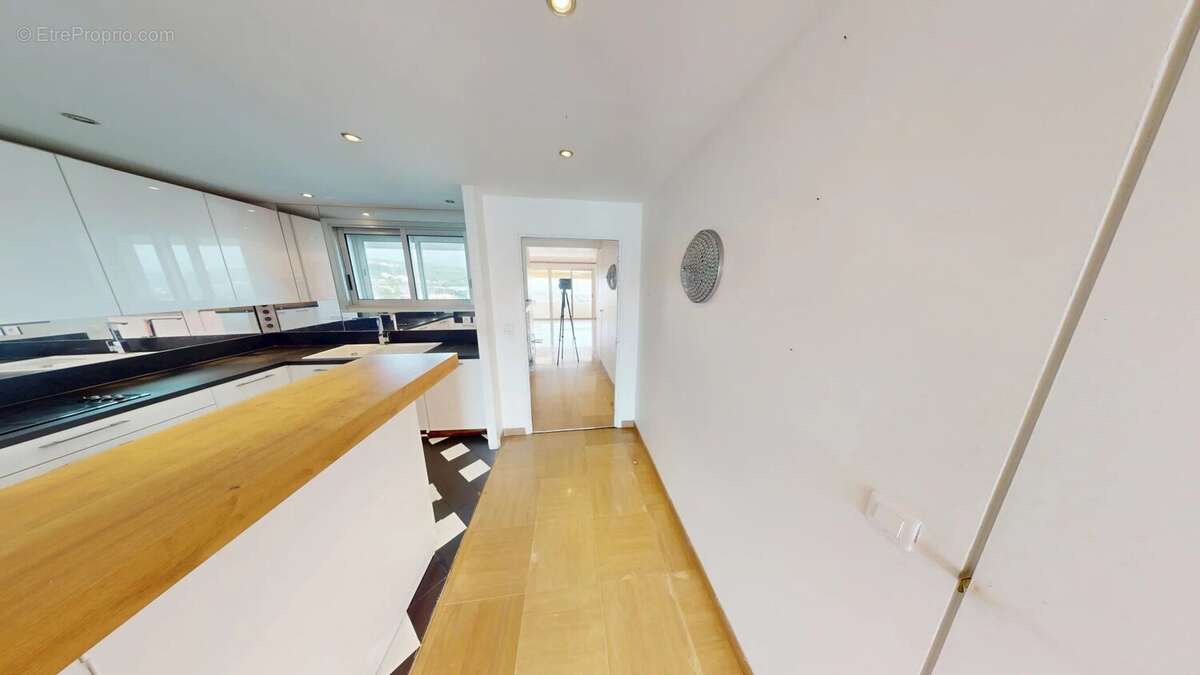 Appartement à VILLENEUVE-LOUBET