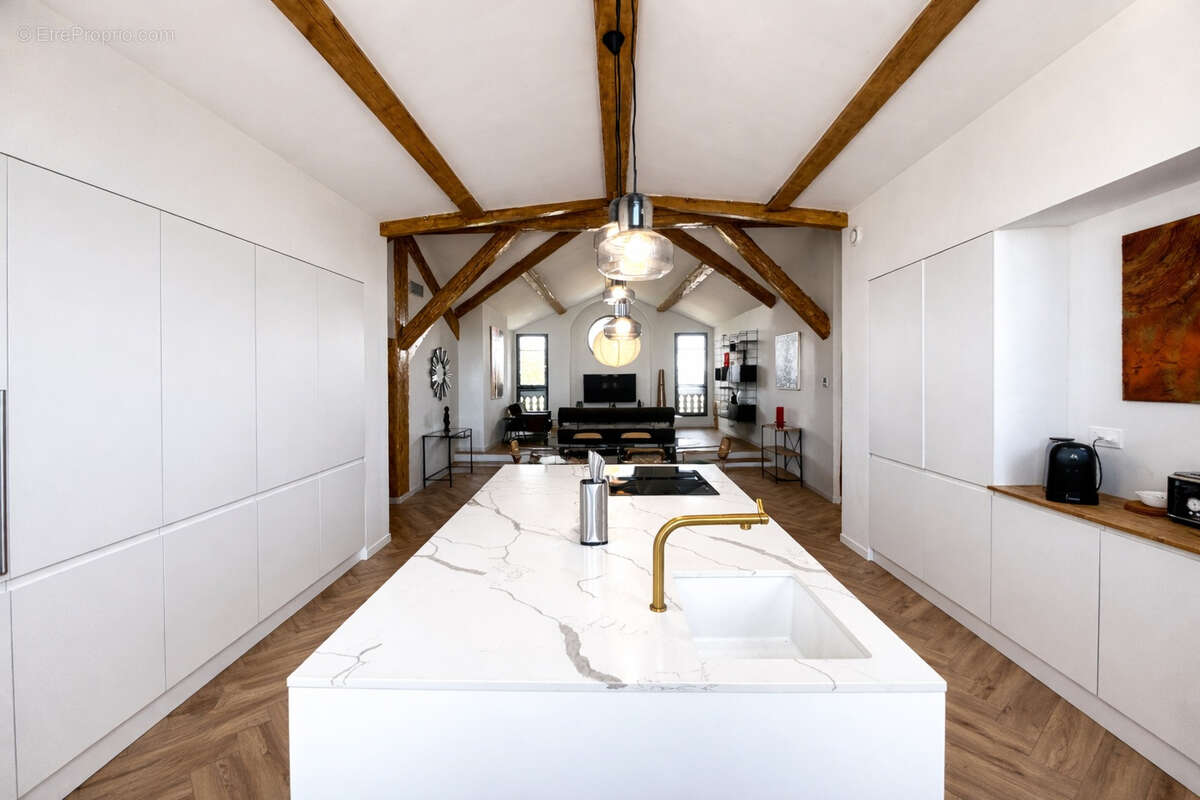 Appartement de prestige 144 m² , Immeuble historique , Centre-ville de Nîmes - photo 5