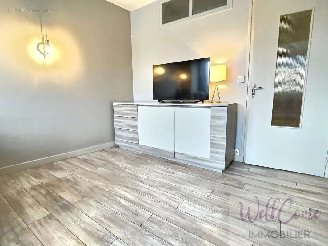 Commerce à AIX-LES-BAINS