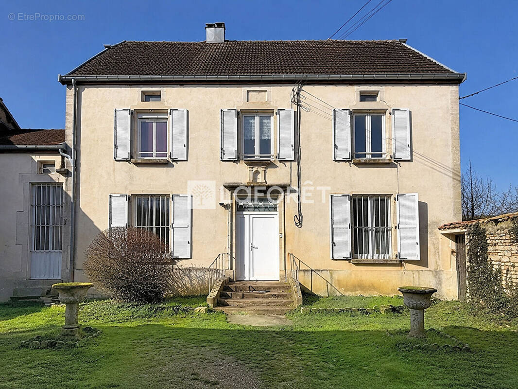 Appartement à LIFFOL-LE-PETIT