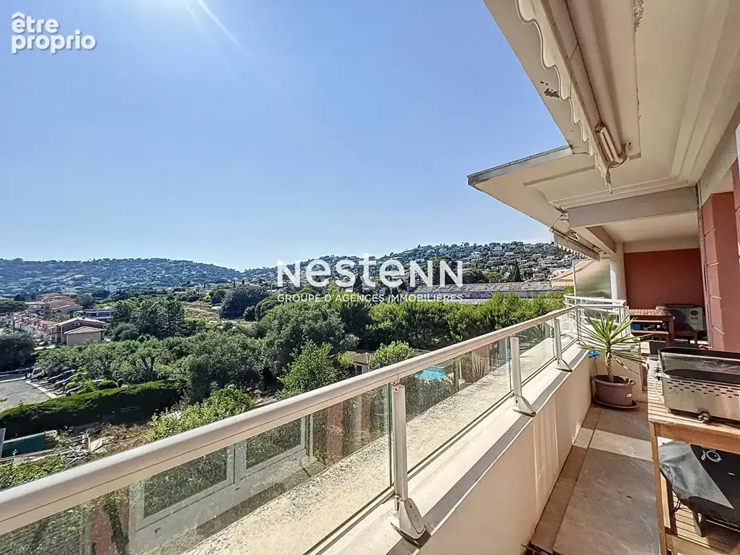 Golfe Juan - 4P - 95m2 - Secteur COURCETTES - Terrasse - Garage - Piscine - Dernier étage - Refait à neuf - Sud - photo 11