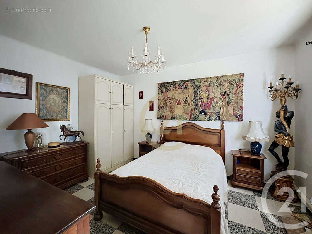 Maison à SAINT-QUENTIN-LA-POTERIE